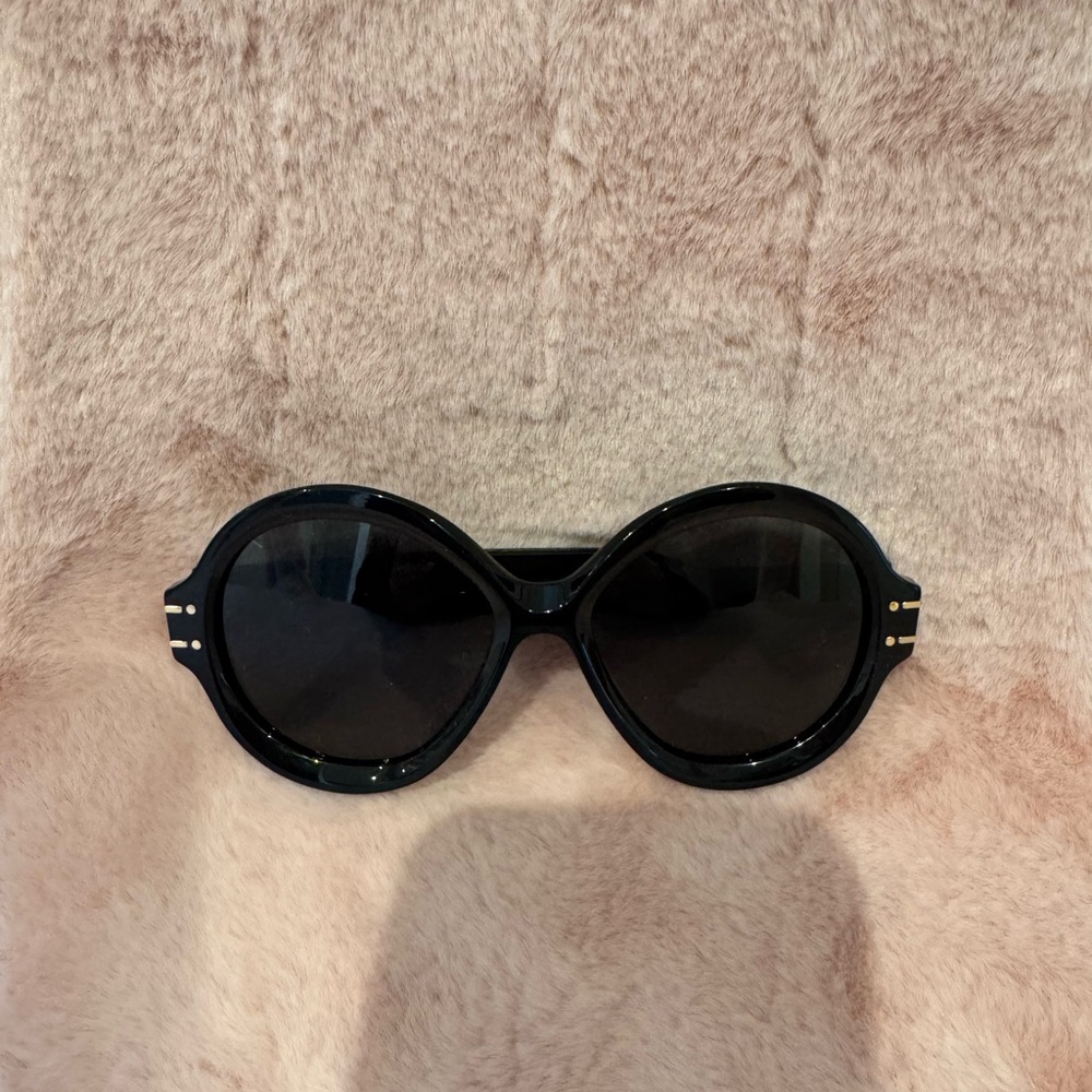 ⭐️ Dior Black Round Sunglasses ⭐️